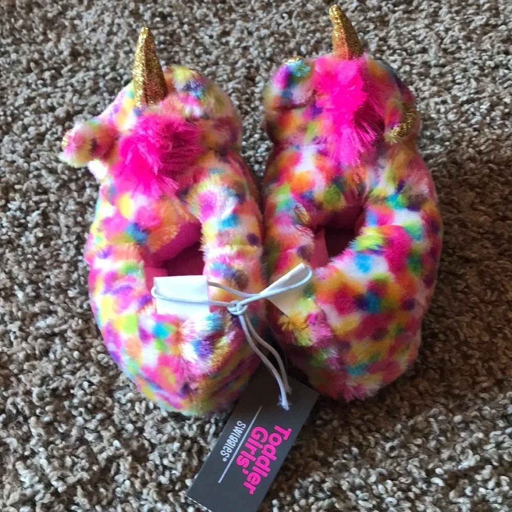 🎉HP🎉 NWT Unicorn Toddler Fuzzy Soft Slippers